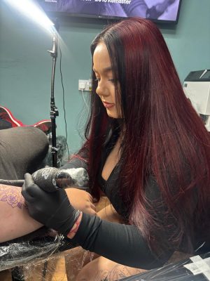 DEMI - Female tattoo artist