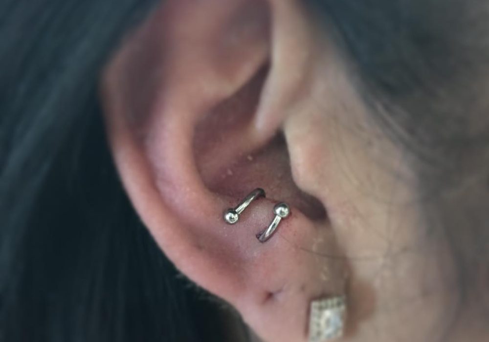 anti tragus ear piercing