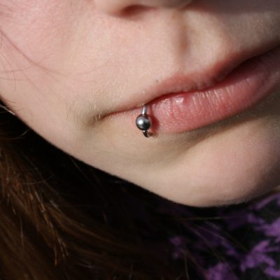 labret piercing
