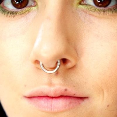 septrun nose piercing